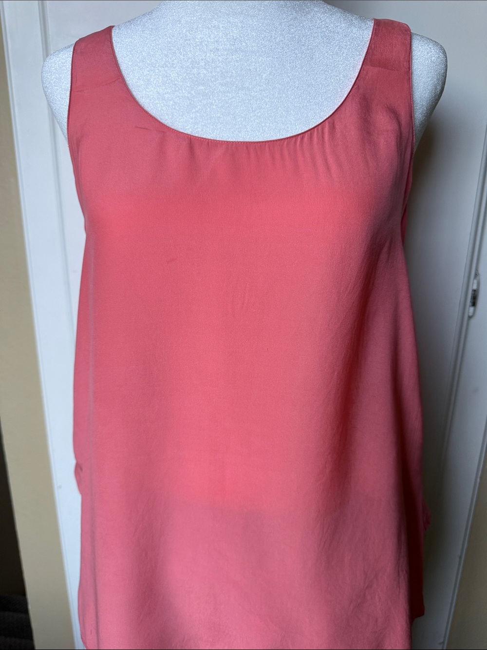 Vince Silk Coral Red Sleeveless Scoop Neck Blouse size S